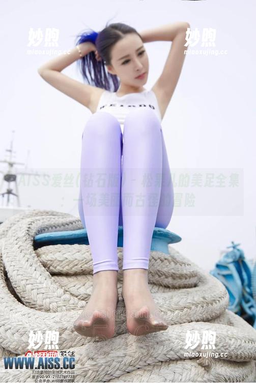 AISS爱丝(钻石版) - 松果儿的美足全集：一场美丽而古怪的冒险