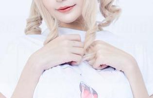我跟你说，Azami的GawrGura更新又来了！这气质，真是让人想赞美却又有点难以启齿...