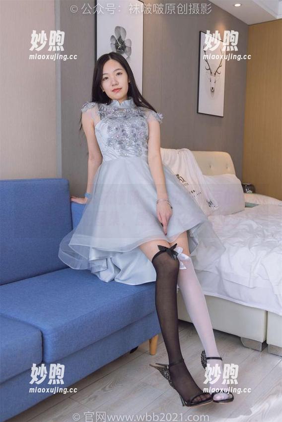 BoBoSocks袜啵啵-小甜豆 BoBoSocks袜啵啵 - 走进小甜豆的世界:高清裸足图集,感觉像在梦里漫步!