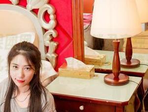 GIRLT果团网 - 在线解锁尹意纯泳衣图集：此刻，我只想变成她的镜头…