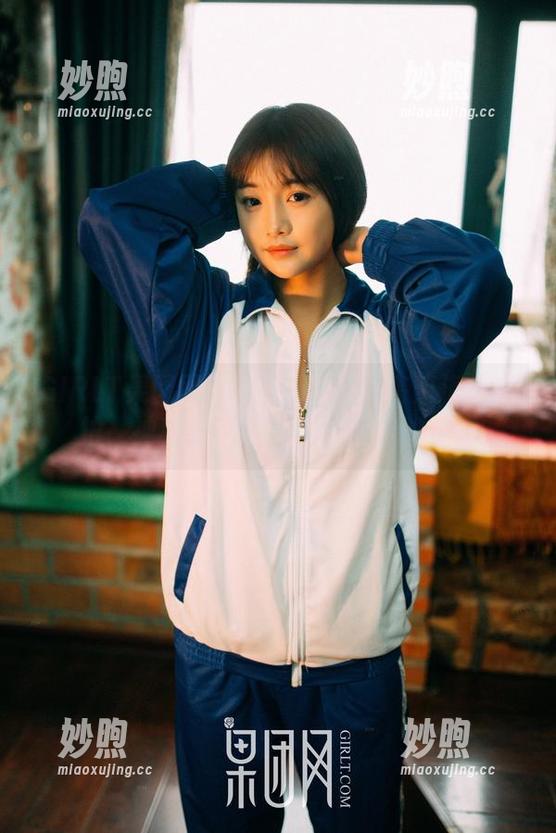 GIRLT果团网 - 爱丽莎LISA高清海边自拍，神秘的风送来了海盐味的迷雾