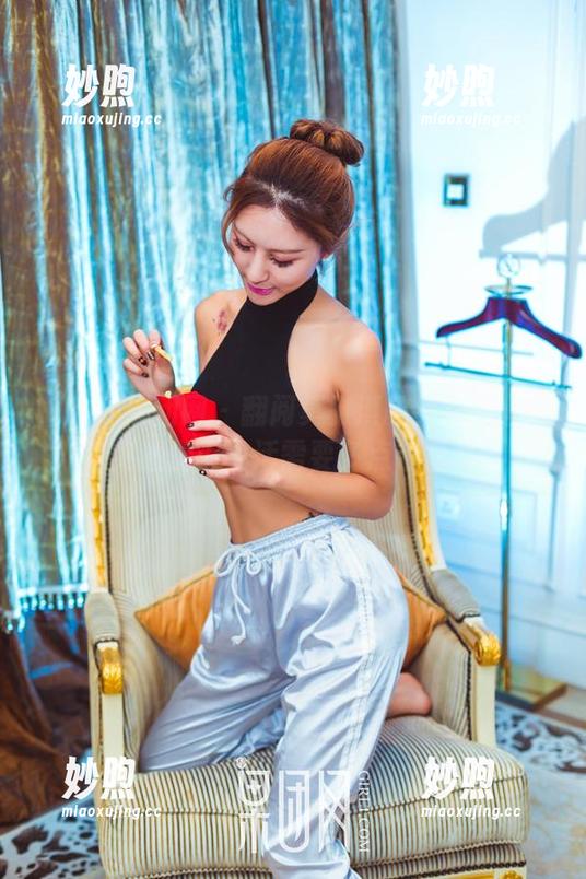GIRLT果团网-莫雅淇 GIRLT果团网 - 翻阅莫雅淇的兔女郎套图,突然觉得生活需要多点色彩啊!