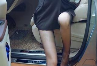 HuaYang花漾 - 尤妮丝短裙大揭秘：图片合集，可能是你意想不到的鼓励！