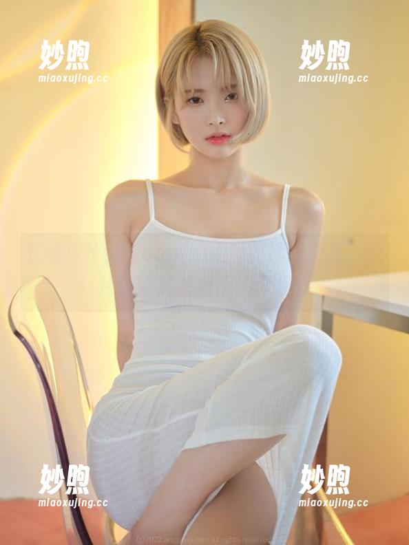 在线！Hyoyeon(김효연)的旗袍之旅，图片让人想起夏天的梦境。