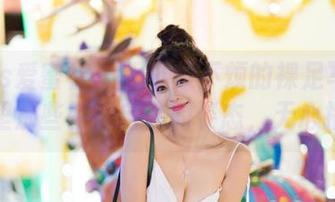 IMiss爱蜜社 - 程小烦不烦的裸足写真：原图里那些轻松自在的姿态，无心插柳？
