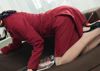 Ligui丽柜 - 最新作品：李仁的礼服，能不能不要这么美？