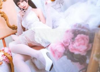 吊带与高清，Momoko葵葵的写真仿佛在诉说什么。