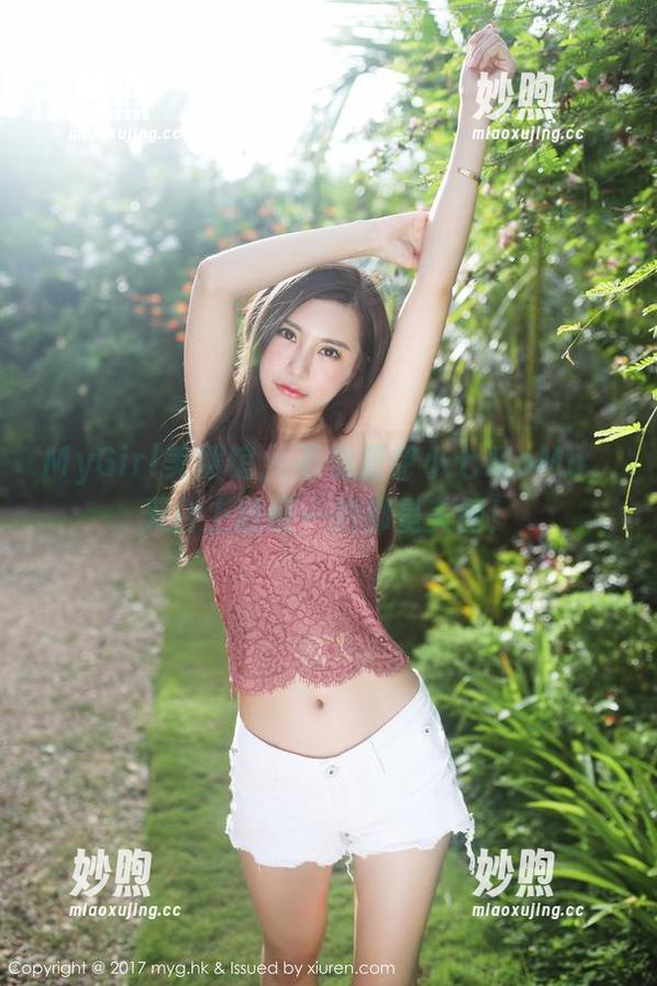 MyGirl美媛馆-伊小七MoMo MyGirl美媛馆 - 不愧是伊小七MoMo,天台上随便一拍都是美图!