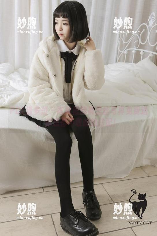 PDL潘多拉 - 陈雅漫的裤里丝写真免费送，你想都不敢想的搭配！