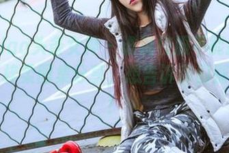 TouTiao头条女神 - 谁说校服不能拍出个性？张梓柔图集分享，想告诉你们别低估它！
