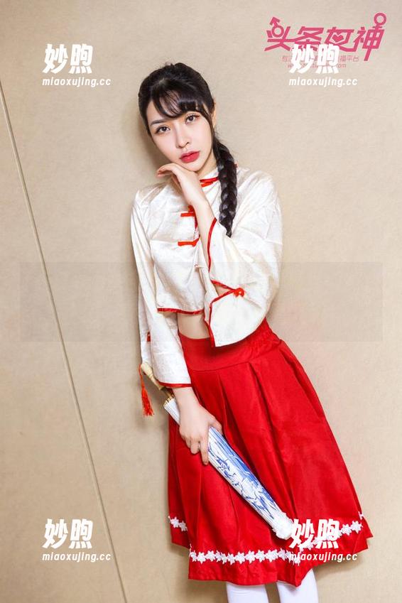 TouTiao头条女神-李媛媛 TouTiao头条女神 - 李媛媛的美足,免费图集,真是让人忍不住多看几眼!