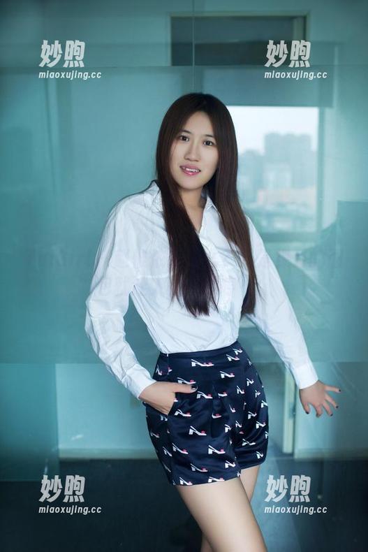 TuiGirl-赵惟依 TuiGirl - 赵惟依凭什么?光是裸足的图包就让人想“嗯哼”。