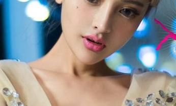 UGirls尤果网 - 灰丝套图——张雪馨怎么穿都好看，气质真的不一样