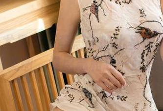 UGirls尤果网 - 李思宁的比基尼大作战：高清美图，谁愿意和我一起欣赏？