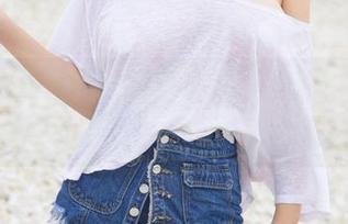 UGirls尤果网 - 谁让你这样拍的？看，芊小童的学姐图包真让人心动！