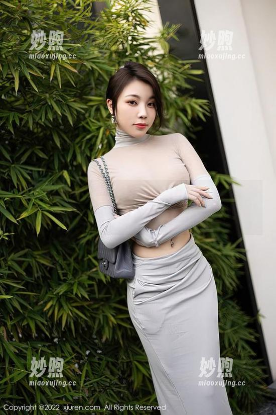 Xiuren秀人网-夏诗诗Sally Xiuren秀人网 - 夏诗诗Sally的圣诞套图来了,免费领取你的小小惊喜!
