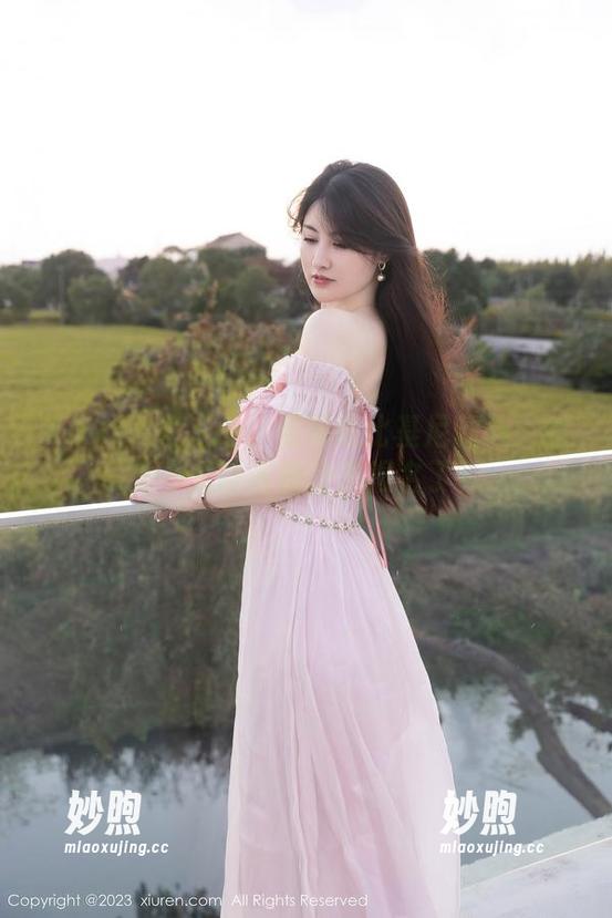 Xiuren秀人网-夏馨瑶 Xiuren秀人网 - 夏馨瑶比基尼精选:我是不是该去健身房报名了?