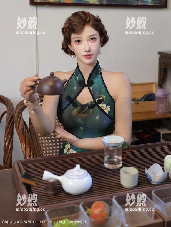 Xiuren秀人网-少女心雪雪 Xiuren秀人网 - 少女心雪雪在连体衣中,简直太抢眼,看看这资源的厚度!