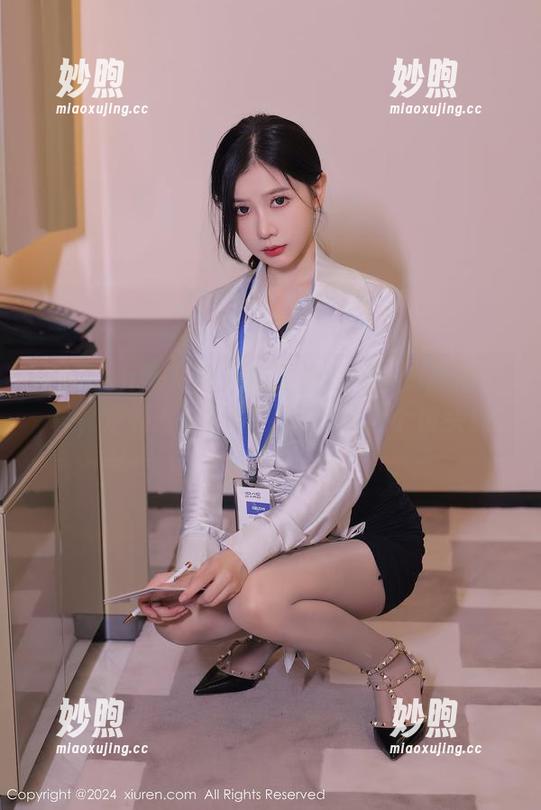Xiuren秀人网-杨晨晨Yome Xiuren秀人网 - 杨晨晨Yome的泳池写真,定制夏季回忆,全靠这几个镜头!