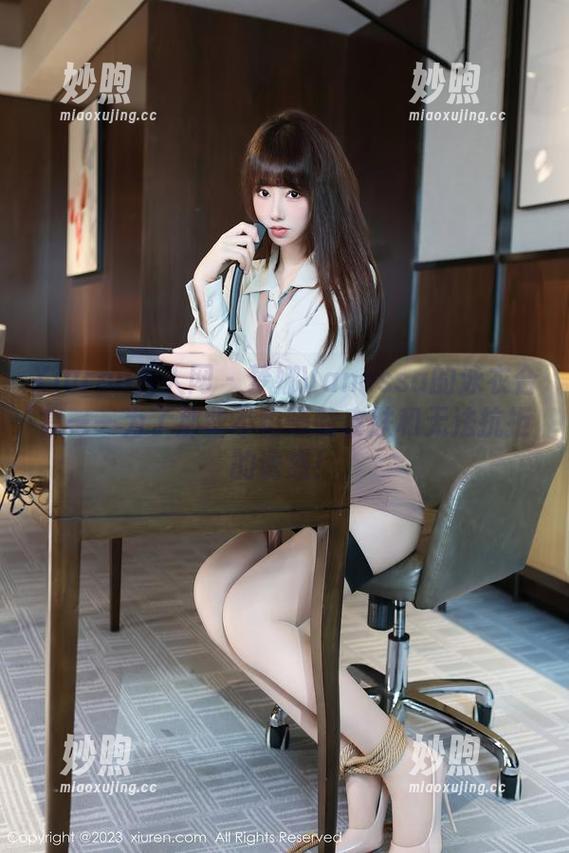Xiuren秀人网-梦娜Vanessa Xiuren秀人网 - 梦娜Vanessa的泳衣合集——为了那些不怕晒的皮肤和无法抗拒的诱惑!