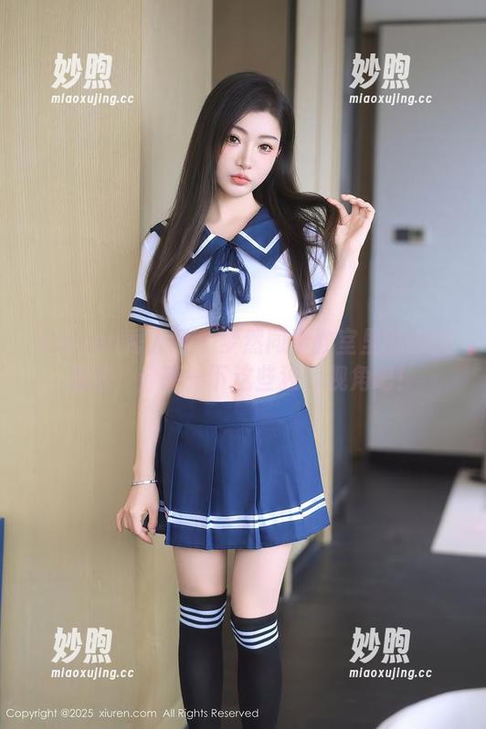 Xiuren秀人网-梦然同学 Xiuren秀人网 - 梦然同学教室里的原图魔法,分享一下这些独特视角吧!