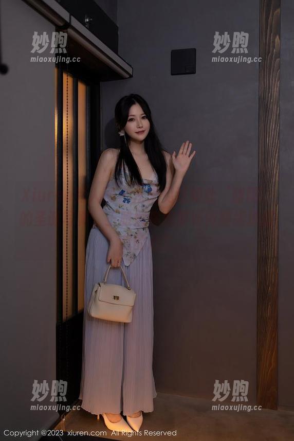 Xiuren秀人网-王雅姗 Xiuren秀人网 - 从未见过如此‘甜腻’的圣诞写真,王雅姗你是要如何继续撩拨我的心?