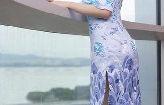 Xiuren秀人网 - 原图简介：金妍兮Saki在天台上肆意享受阳光，这种自在，真让人想要一同去～