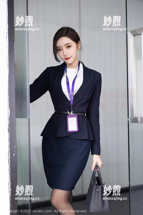Xiuren秀人网 - 陈雅漫VICKY的套装高清写真集：每一张都像在提醒我，穿衣也可以是艺术！