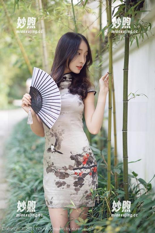 YouMi尤蜜荟 - 一探蛋蛋_egg的泳衣图集：下载前请系好安全带！