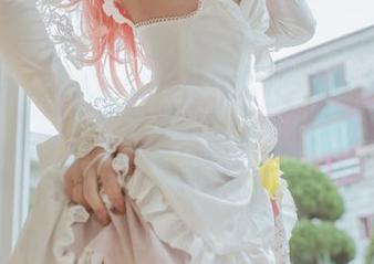 从未见过如此耀眼的Yuna(윤아)，粉红公主合集等你来解锁！