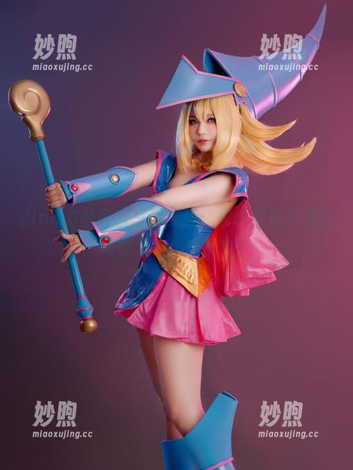 ZinieQ ZinieQ的可爱写真更新:你确定这不是从动画里走出来的?!