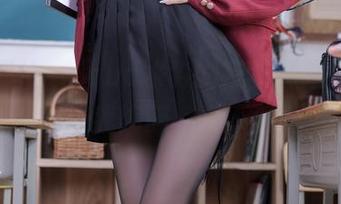 福利到位，aqua水淼的夜兰礼服原图，瞬间让我陶醉，真不科学。