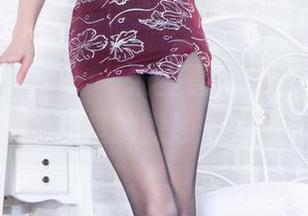 beautyleg - 一张图看透：Flora在泳池里的微妙魅力