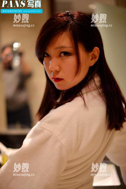 pans-美惠子 pans - 美惠子空姐的写真原图,随风飘扬的瞬间,嘿,注意到那双手吗?