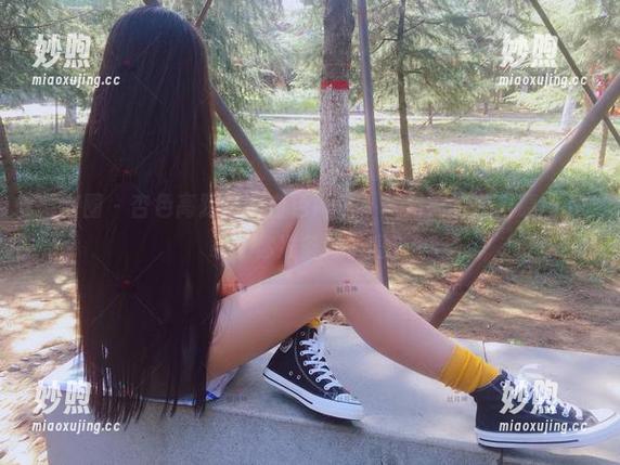 丝月神 微密圈 - 杏色高跟搭配白色筒袜,丝月神的魅力原图下载,你准备好了吗?