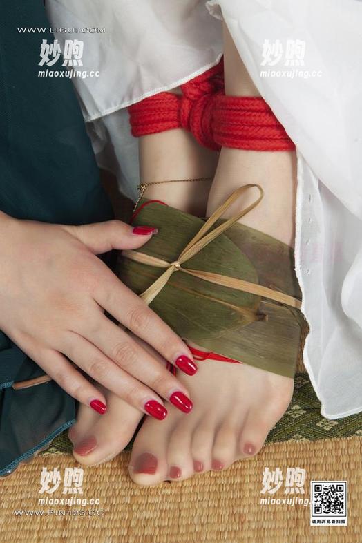 丽柜-AMY 丽柜 - AMY的长腿合集,这些原图简直是腿部艺术啊,各种角度都有!
