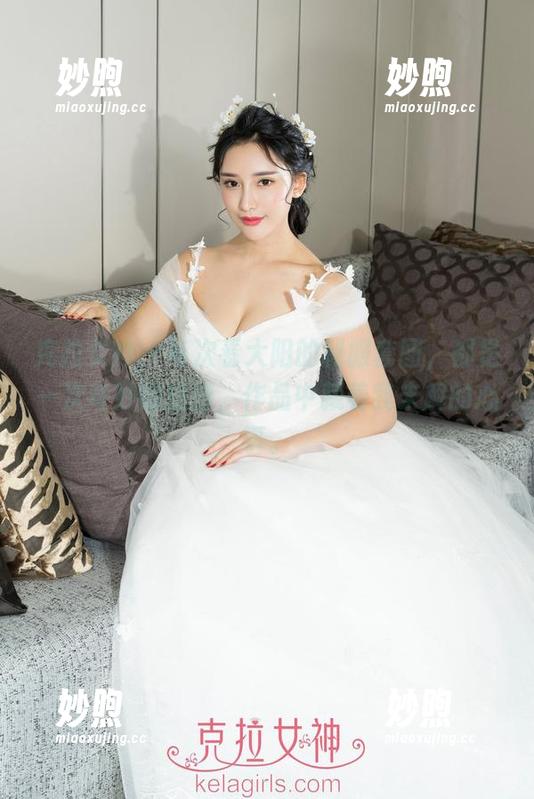 克拉女神 - 每次看大阳的制服套图，都是一次奇妙的旅行，作品中藏着我未解的心事。