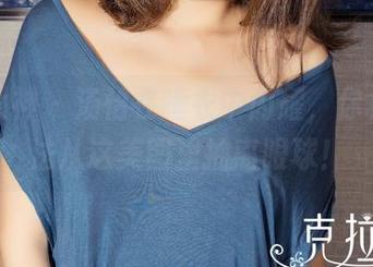 克拉女神 - 汤怡在睡衣中闪耀，你根本没法从这美图里抽离眼球！