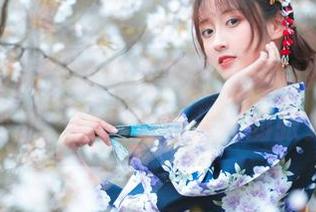 冬马路纱的柴郡旗袍原图，我的眼睛在跟她对视，没想到这么大的张力！