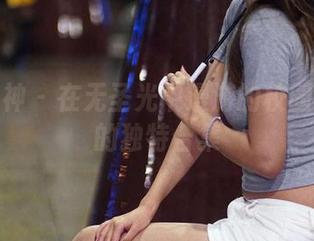 初夏女神 - 在无圣光中漫游的校园：依依的独特合集