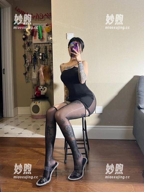 卡通百科老王 微密圈 - 从未见过的定制作品:卡通百科老王与吊带丝袜的奇妙融合