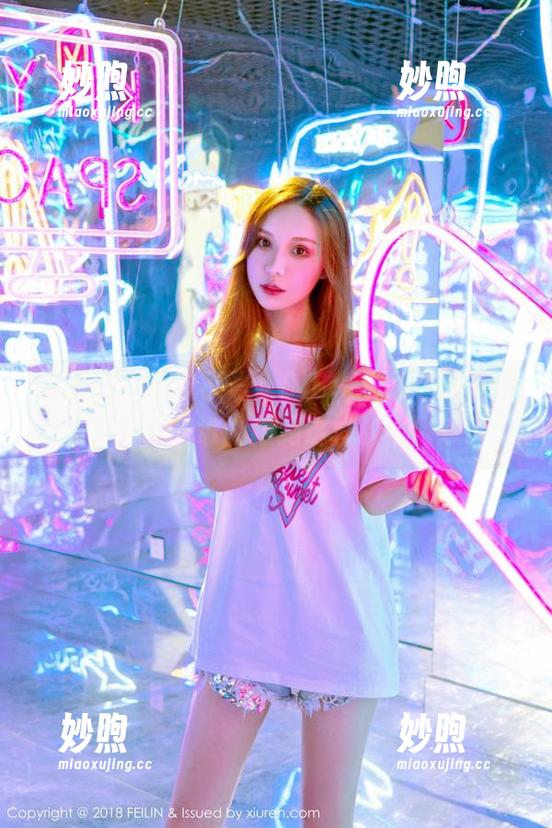 嗲囡囡-SiByl李思宁 嗲囡囡 - 不吹不黑,SiByl李思宁的高清美脚照片,谁能拒绝这样的小诱惑?