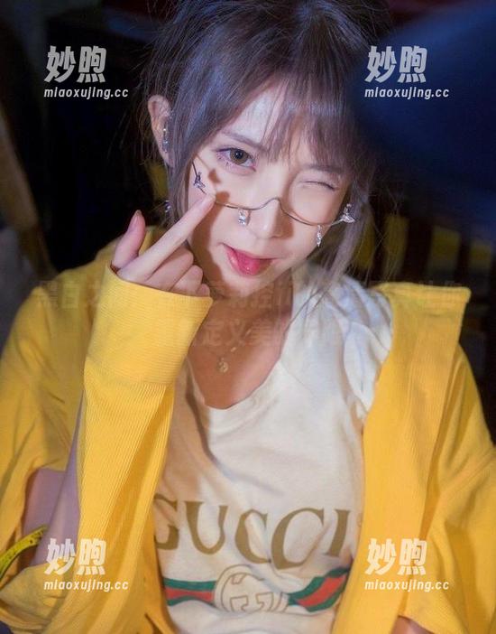 在下萝莉控ii 黑白之间:在下萝莉控ii的高清写真让你重新定义美的界限