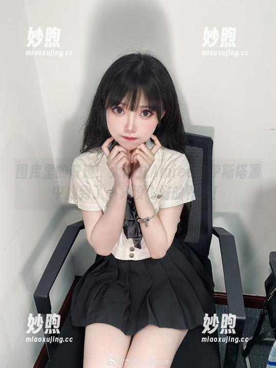 图库里的奇迹：大肉丸Amiee在伊斯塔凛中找到了一只没飞好的鸭子！