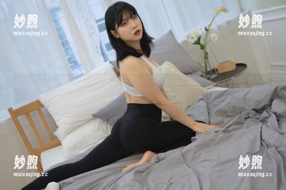 跟随宋哈娜(송하나)的步伐，走进BBUTTERMILK-HANA的高清世界，分享一下会更好哦！