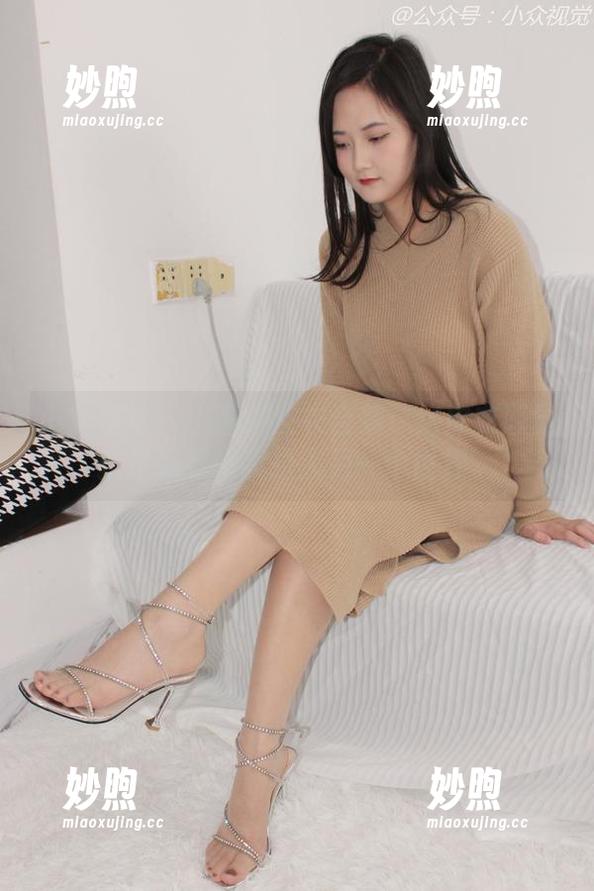 小众视觉-小薯条 小众视觉 - 小薯条皮衣合集:这皮衣感觉就像是要把我拉入另一个世界。