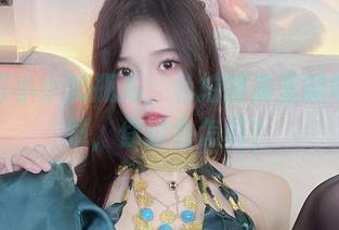 网袜与小小奶瓶儿，私拍图集里的奇妙碰撞，你猜会怎样？