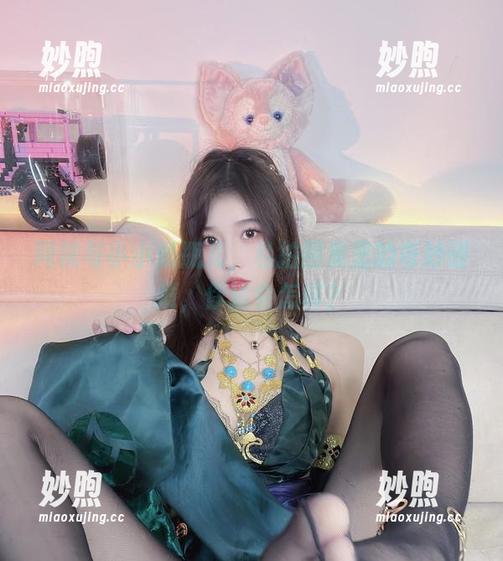 小小奶瓶儿 网袜与小小奶瓶儿,私拍图集里的奇妙碰撞,你猜会怎样?