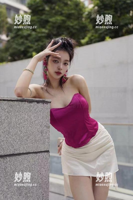 徐珺大哥 微密圈 - 合集里的徐珺大哥,旗袍优雅得不太真实啊,这是什么感觉?