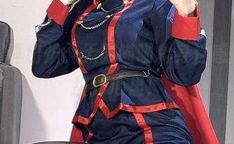 最新写真出炉：无影喵喵化身性感秘书，甜到心里！